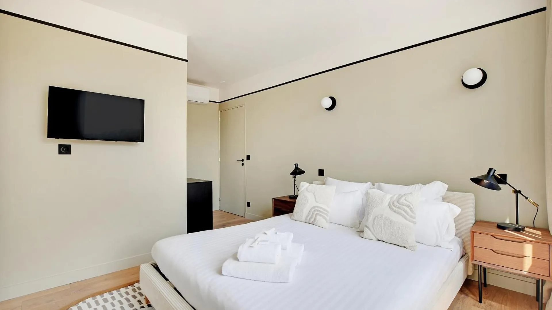 Pick A Flat'S Apartments In Daumesnil - Avenue Du General Bizot Paris
