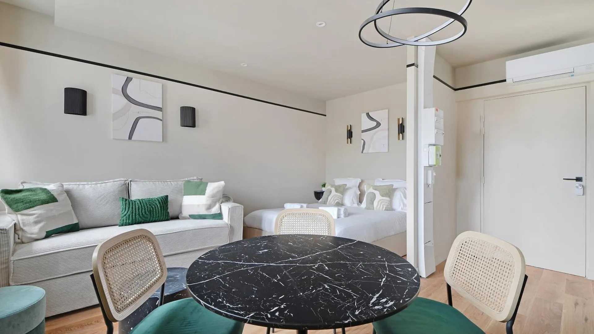 Pick A Flat'S Apartments In Daumesnil - Avenue Du General Bizot Paris