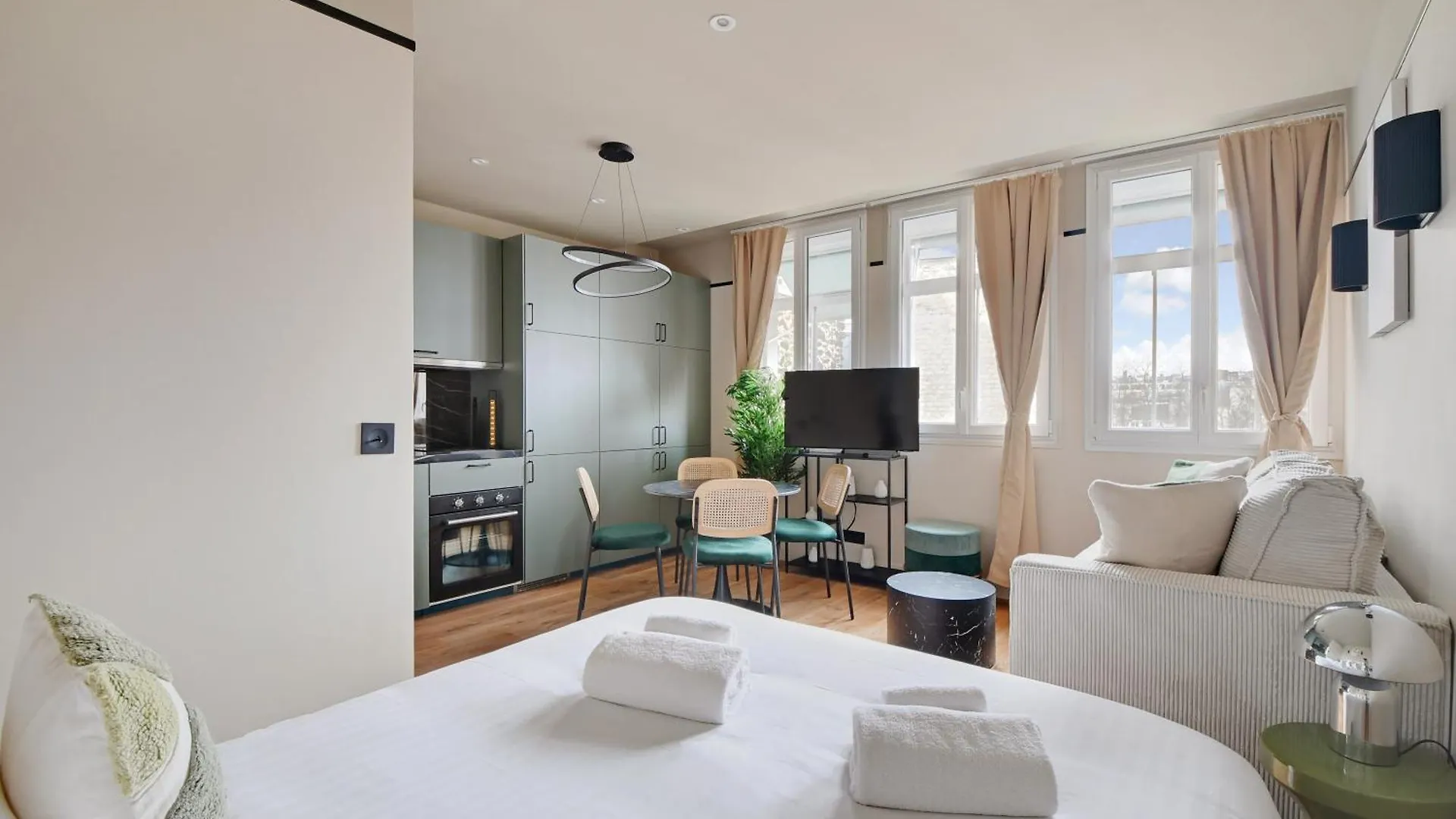 Pick A Flat'S Apartments In Daumesnil - Avenue Du General Bizot Paris