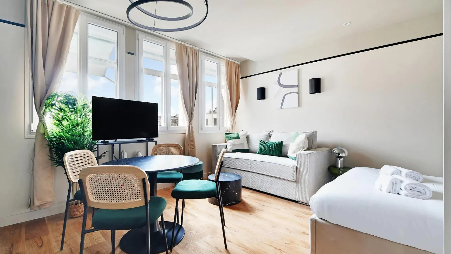 Pick A Flat'S Apartments In Daumesnil - Avenue Du General Bizot Paris