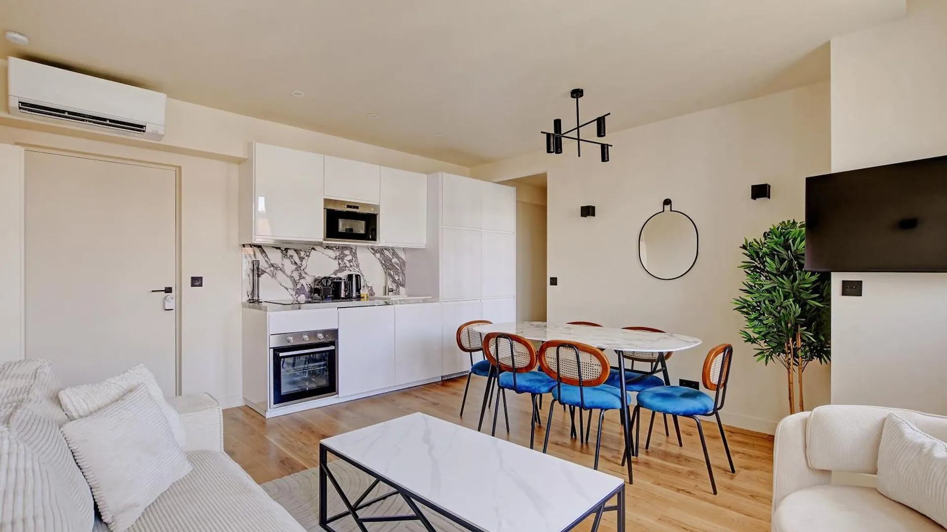 Pick A Flat'S Apartments In Daumesnil - Avenue Du General Bizot Paris