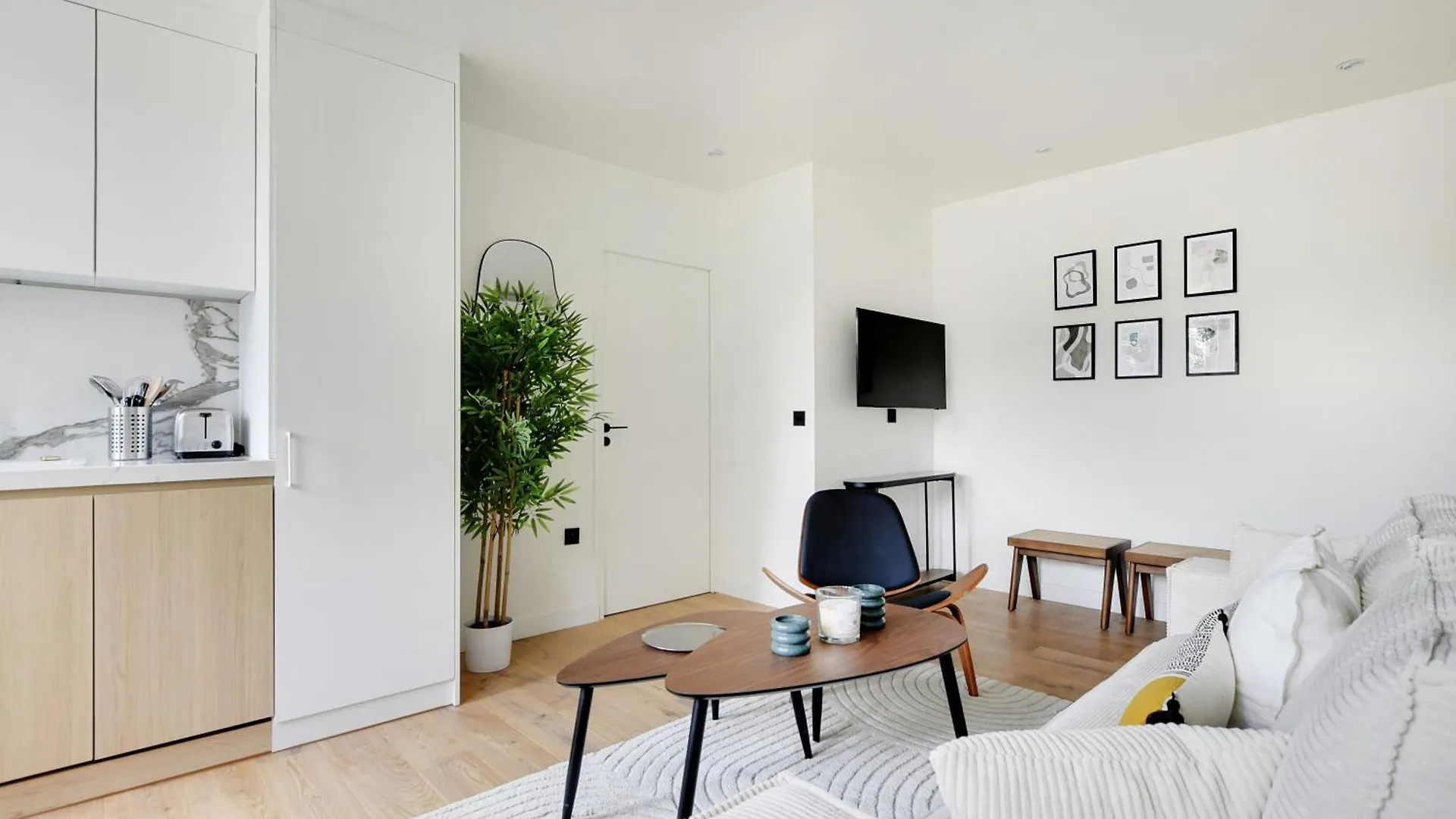 Pick A Flat'S Apartments In Daumesnil - Avenue Du General Bizot Paris