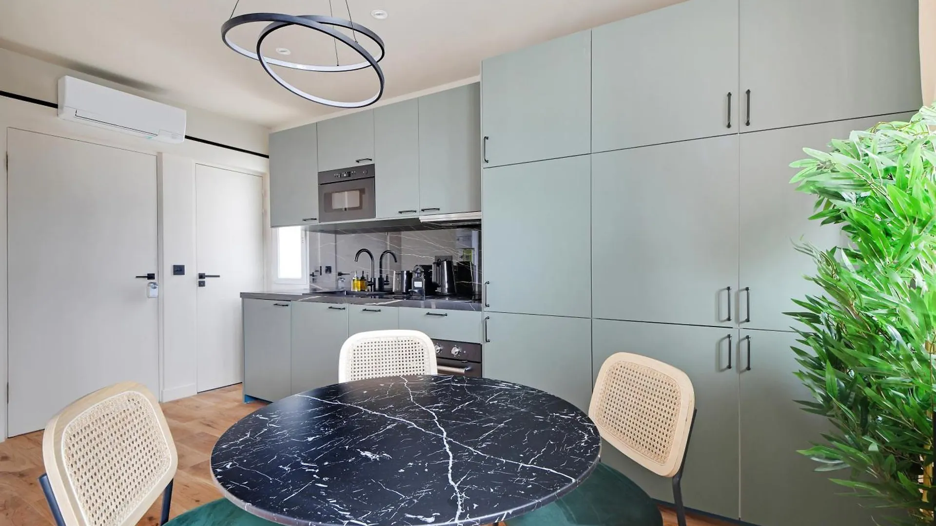 Pick A Flat'S Apartments In Daumesnil - Avenue Du General Bizot Paris