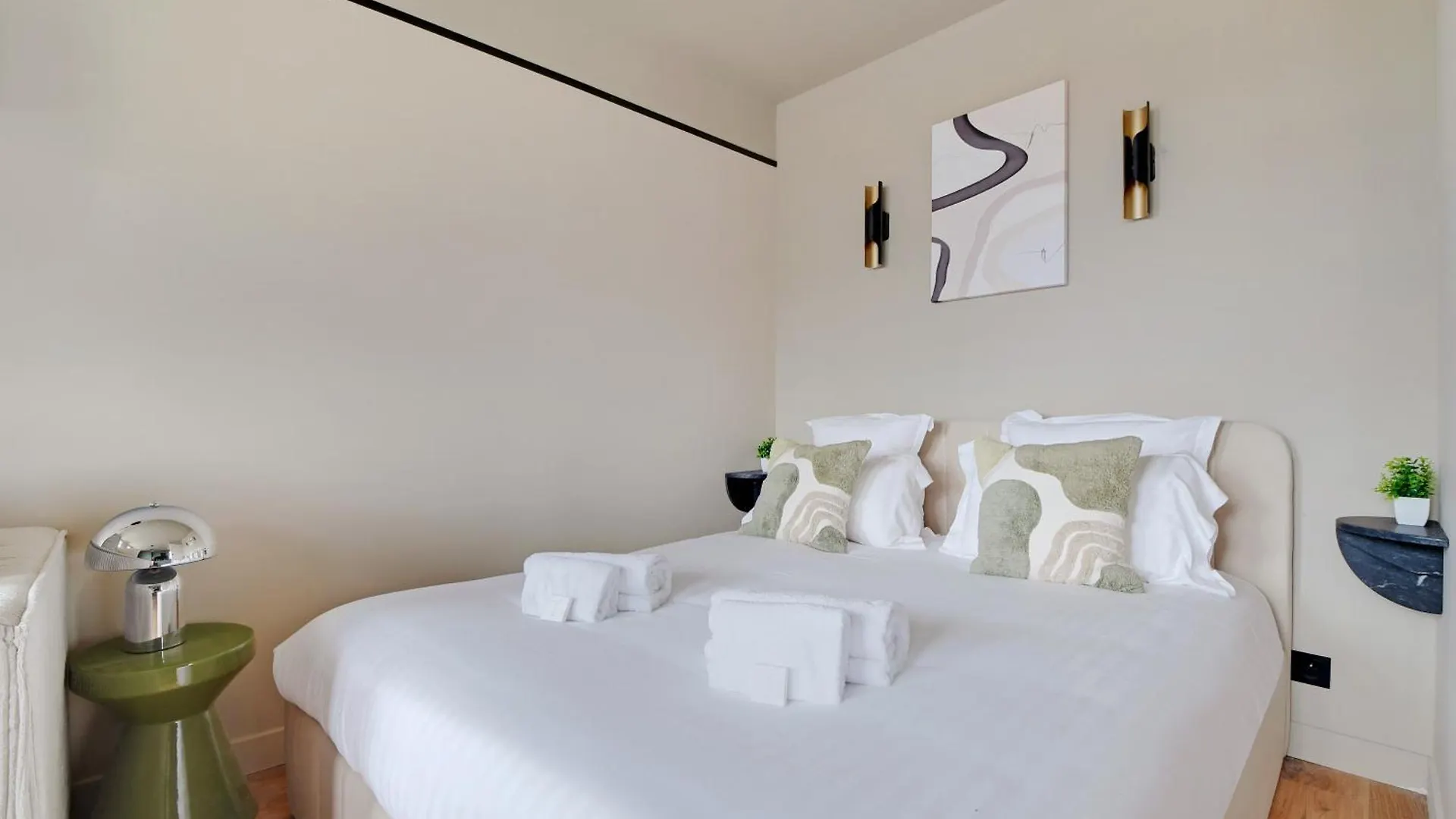 Pick A Flat'S Apartments In Daumesnil - Avenue Du General Bizot Paris France