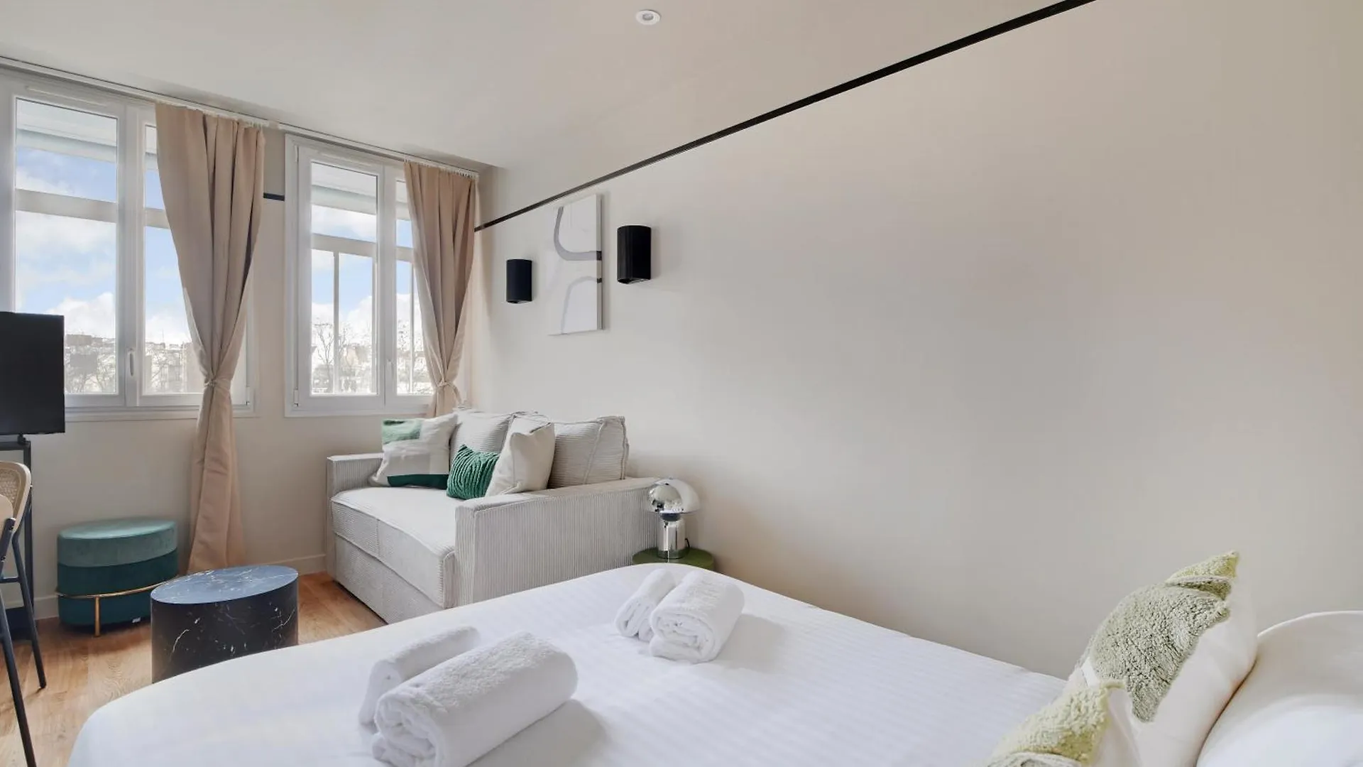 Pick A Flat'S Apartments In Daumesnil - Avenue Du General Bizot Paris